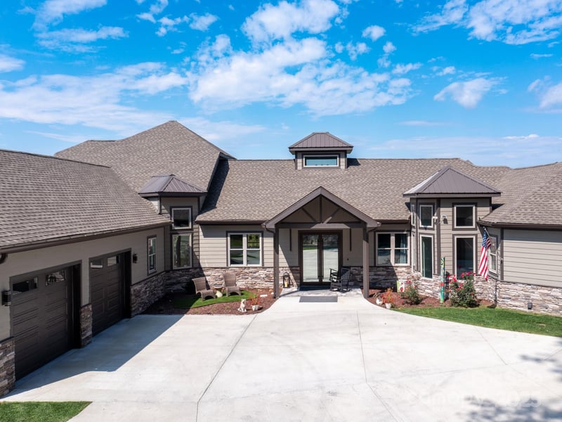 639 Byers Cove Road, Hendersonville, NC - 3 beds, 4 baths, 6,297 sqft - $2,995,000