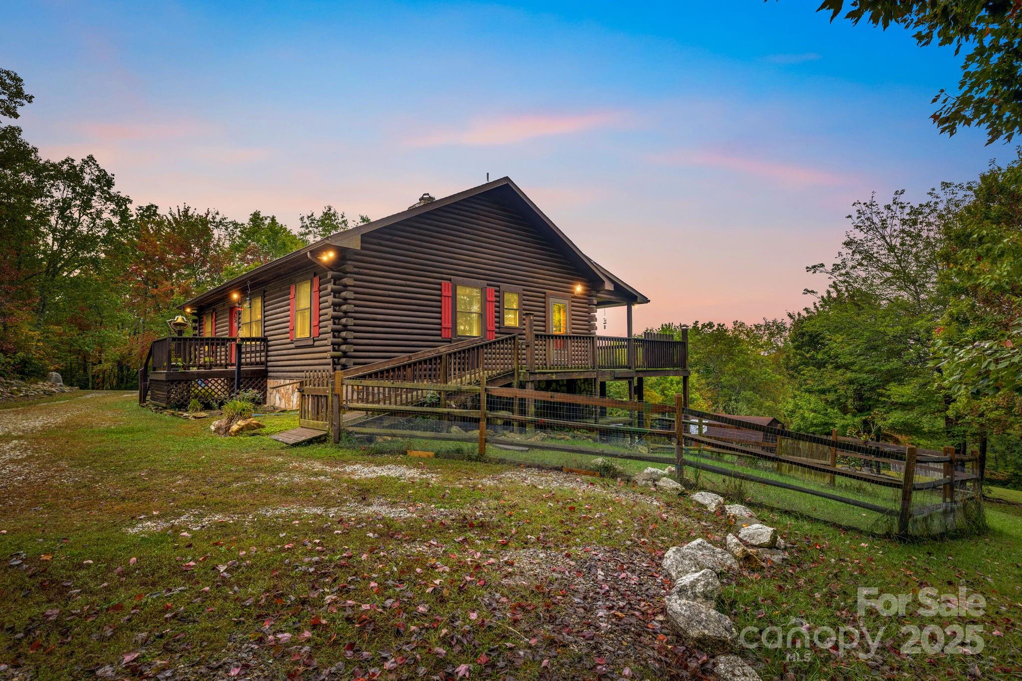 951 Pine Tree, Spruce Pine, NC. property listing photo