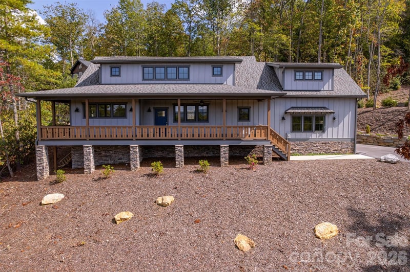 71 Crossings Circle, Fairview, NC - 3 beds, 3.5 baths, 2,856 sqft - $874,000