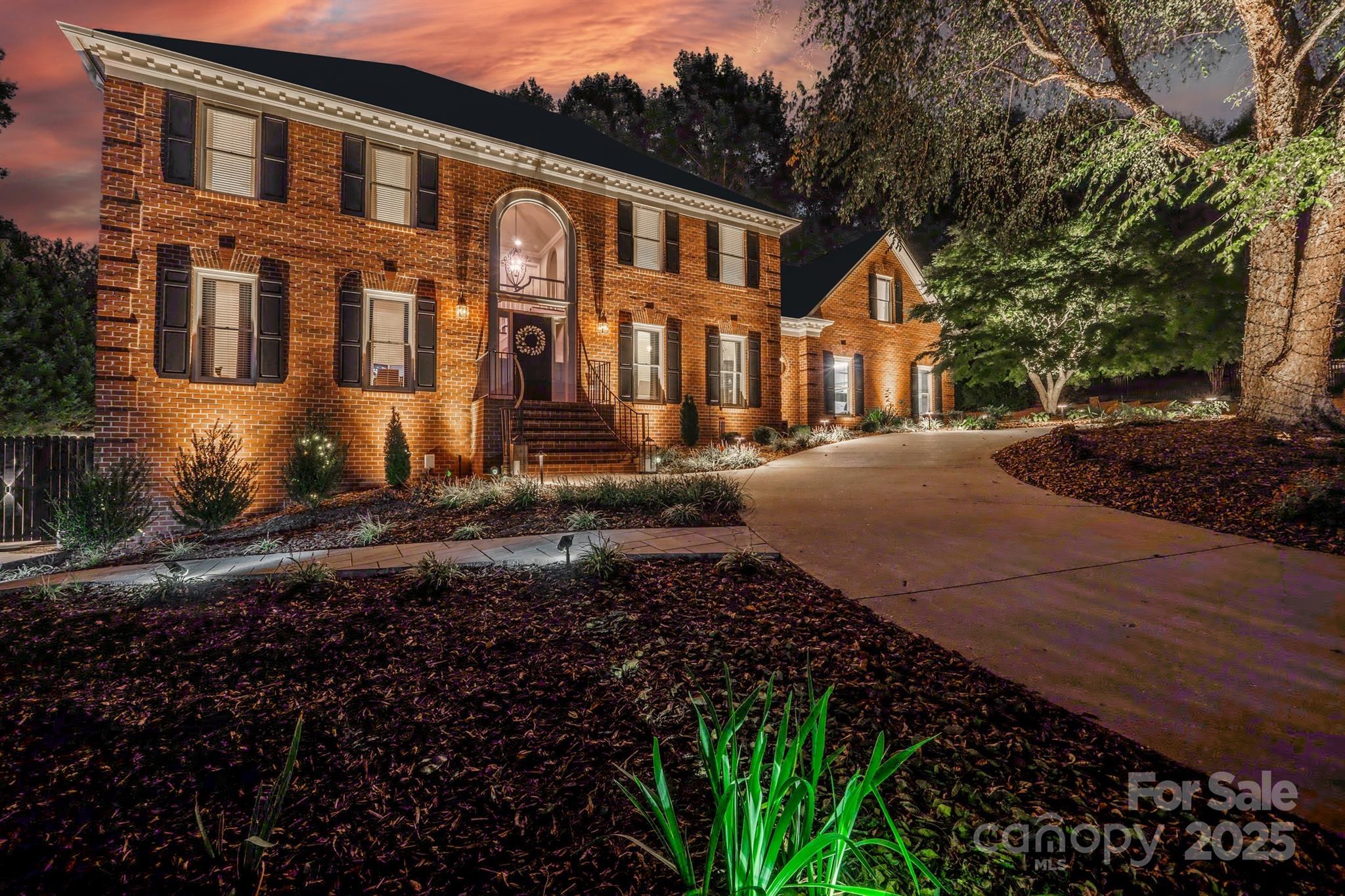 555 19th Avenue Lane NW, Hickory, NC. property listing photo