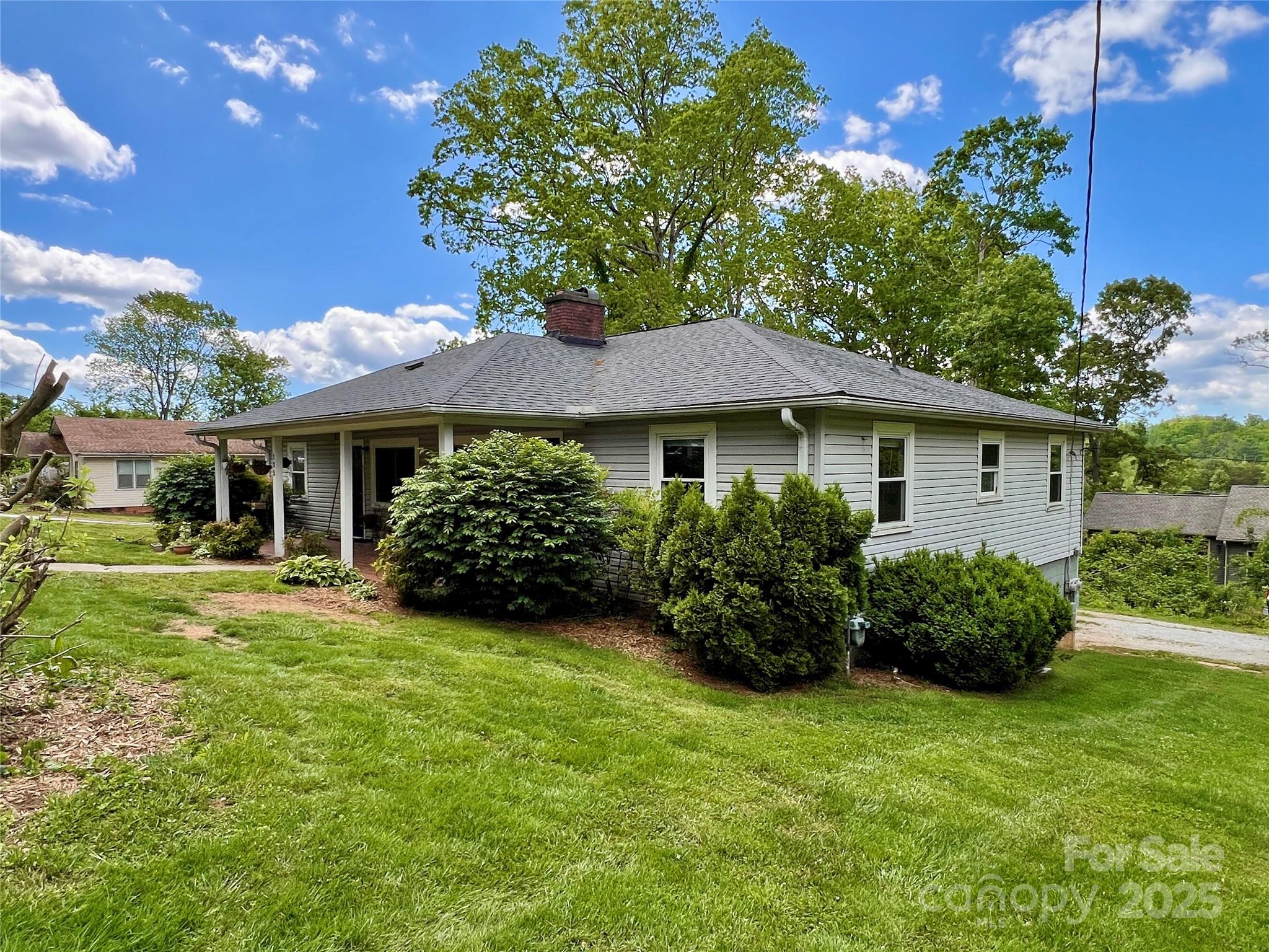 135 Haynes Street, Hendersonville, NC. property listing photo