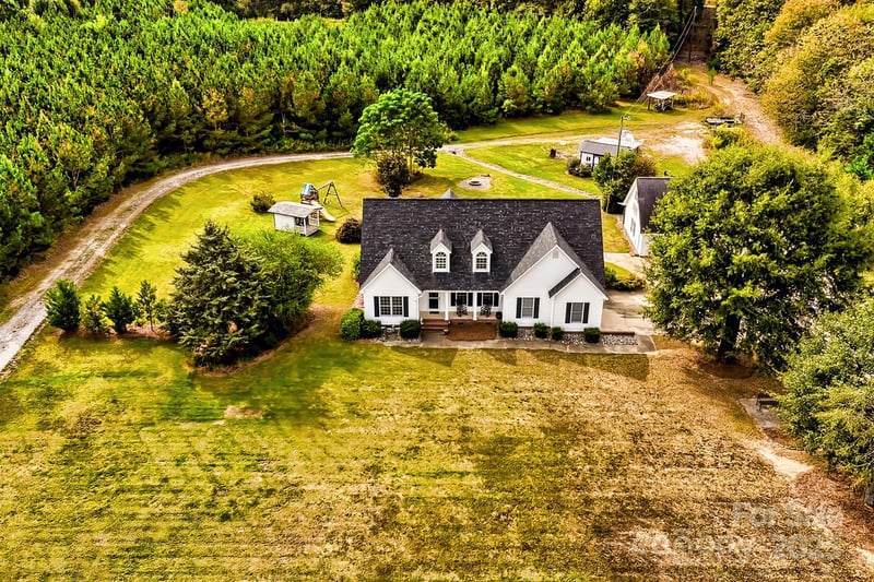 176 Griffin Road, Pageland, SC - 4 beds, 2.5 baths, 2,000 sqft - $538,500