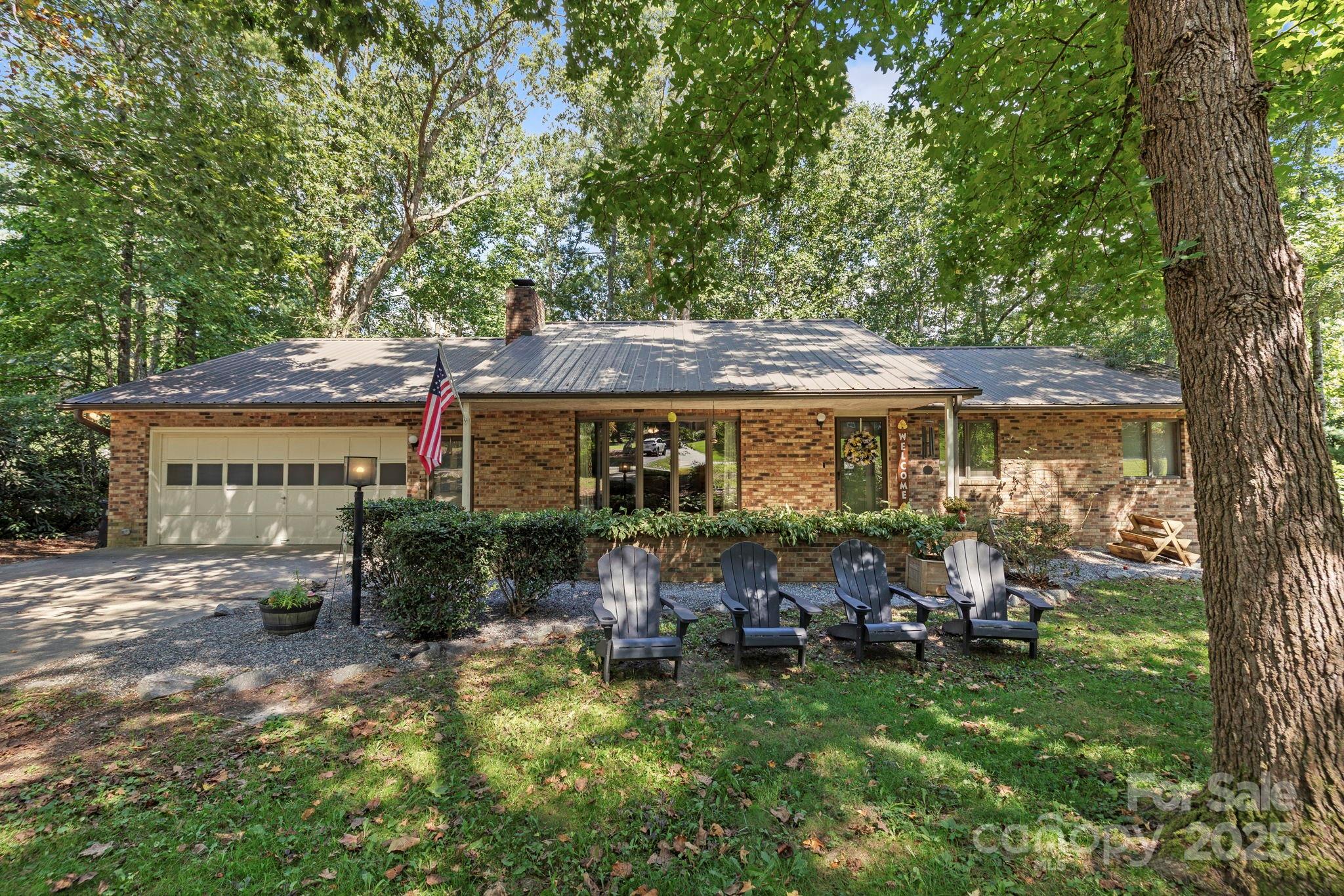 109 Mountain Place, Hendersonville, NC. property listing photo