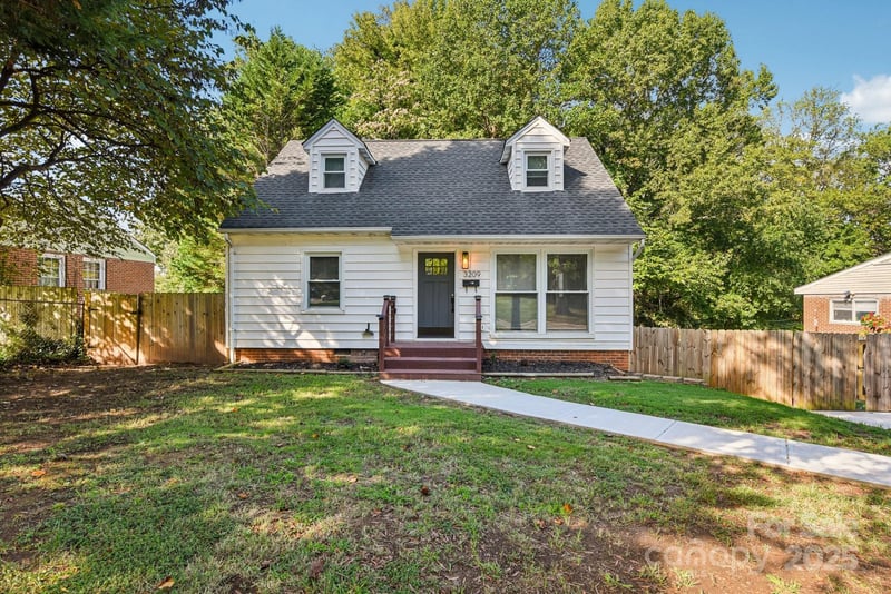 3209 Eastwood Drive, Charlotte, NC - 4 beds, 2 baths, 1,242 sqft - $439,900