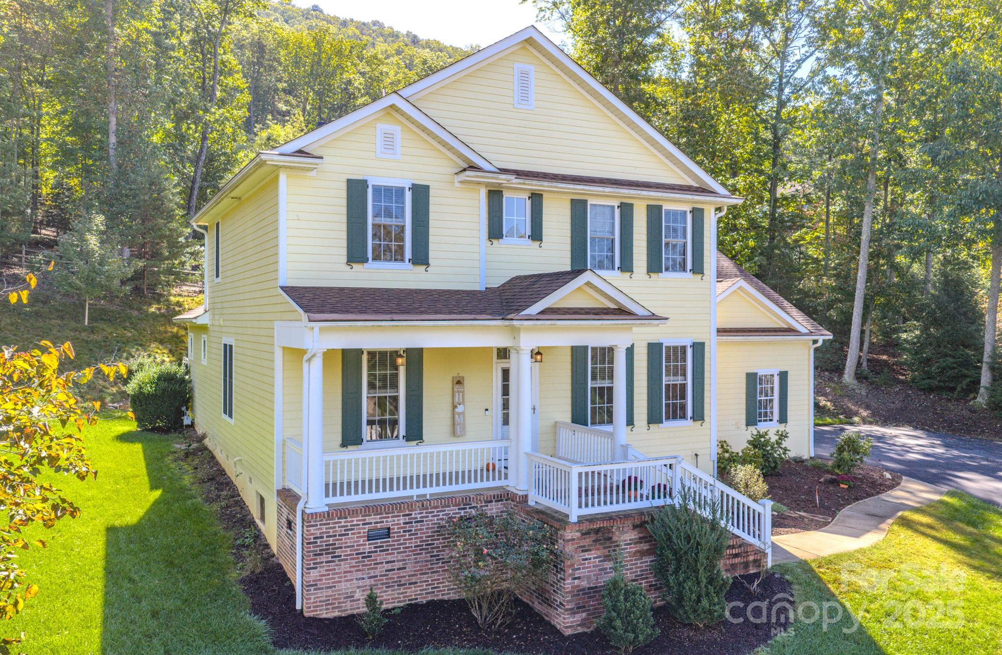 16 La Rue Court, Biltmore Lake, NC. property listing photo