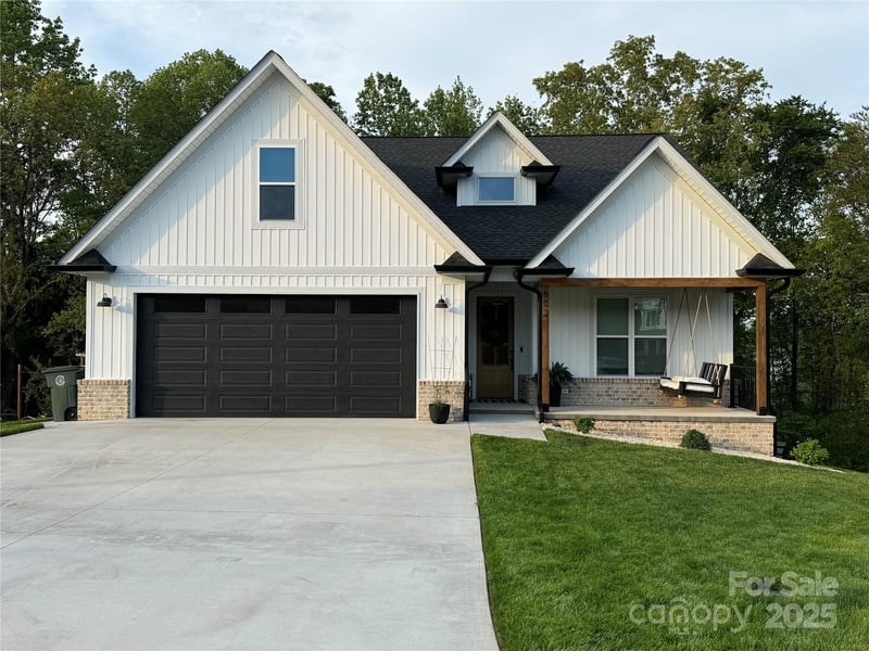 602 Kames Court NW, Conover, NC - 4 beds, 3.5 baths, 2,595 sqft - $649,900