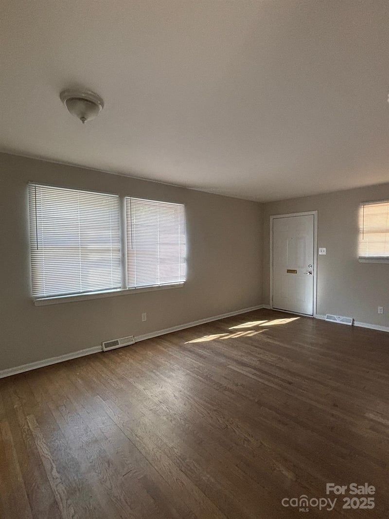 3125 Marlborough Road, Charlotte, NC - 2 beds, 1 bath, 675 sqft - $139,900