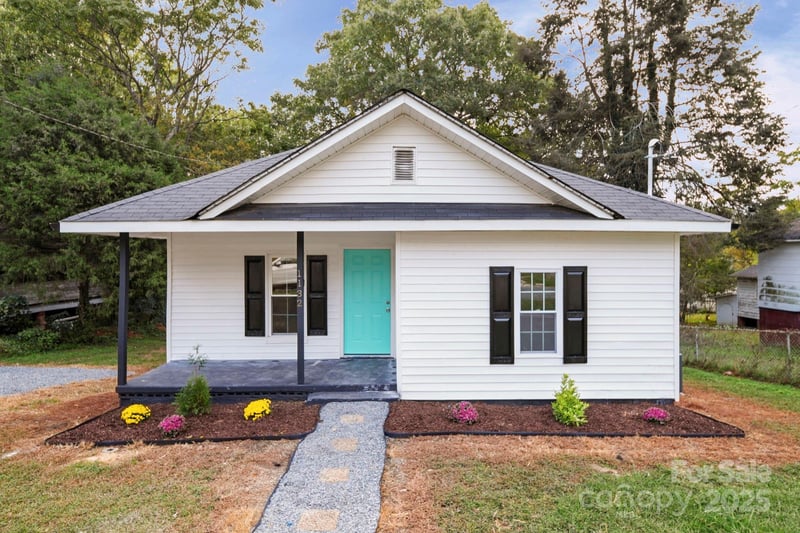 1132 Perkins Street, Gastonia, NC - 2 beds, 2 baths, 968 sqft - $187,500