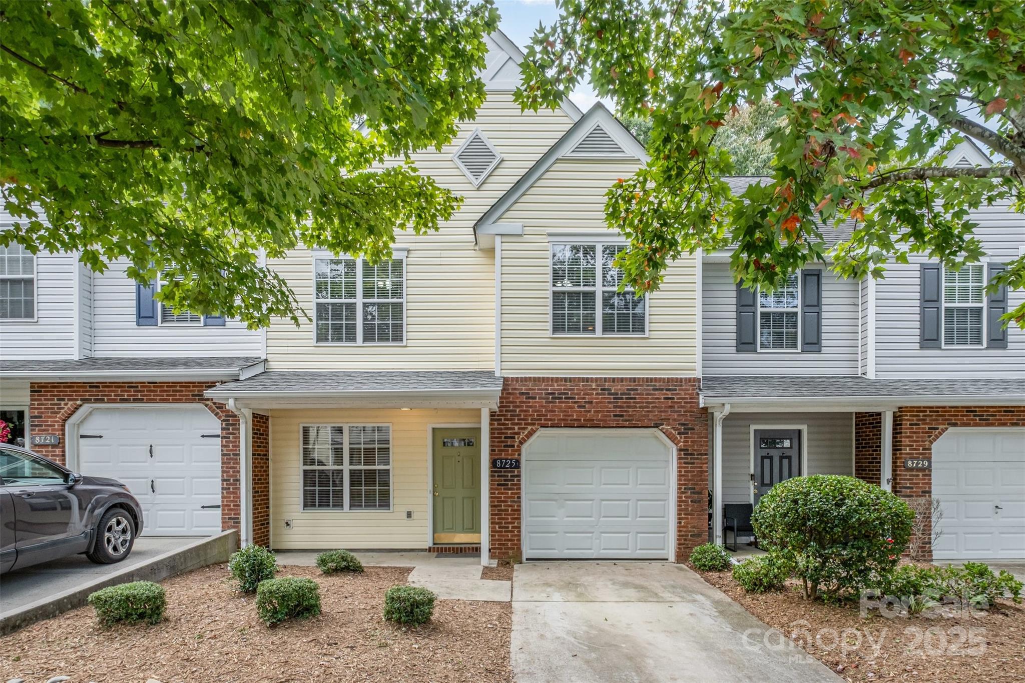 8725 Robinson Forest Drive, Charlotte, NC. property listing photo