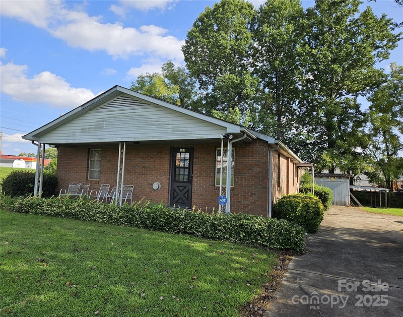 105 Marble Road, Statesville, NC - 4 beds, 2 baths, 3,059 sqft - $499,000