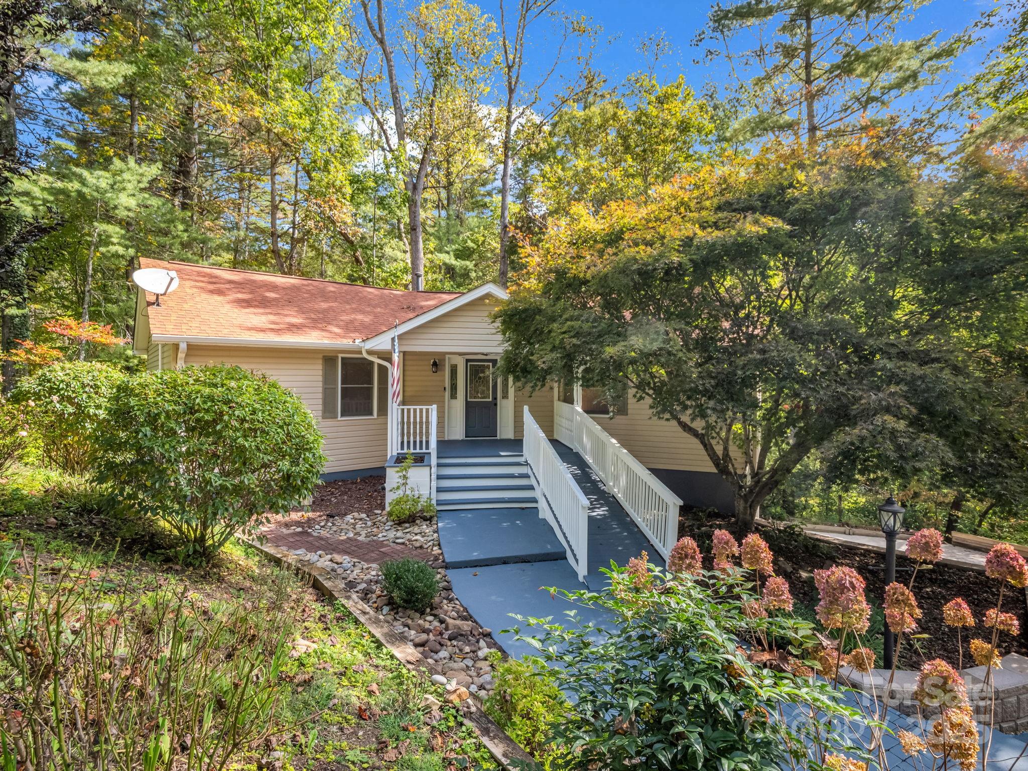 204 Pine Berry Circle, Hendersonville, NC. property listing photo