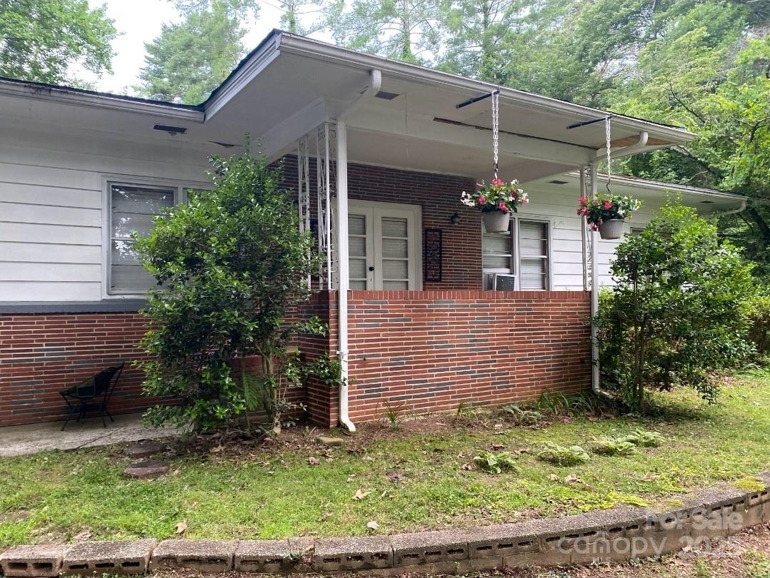 280 Walker, Columbus, NC. property listing photo