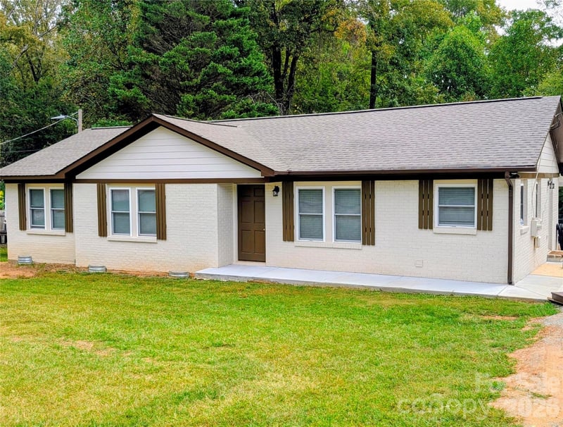3220 Jonesberry Road, Matthews, NC - 3 beds, 2 baths, 1,360 sqft - $398,000
