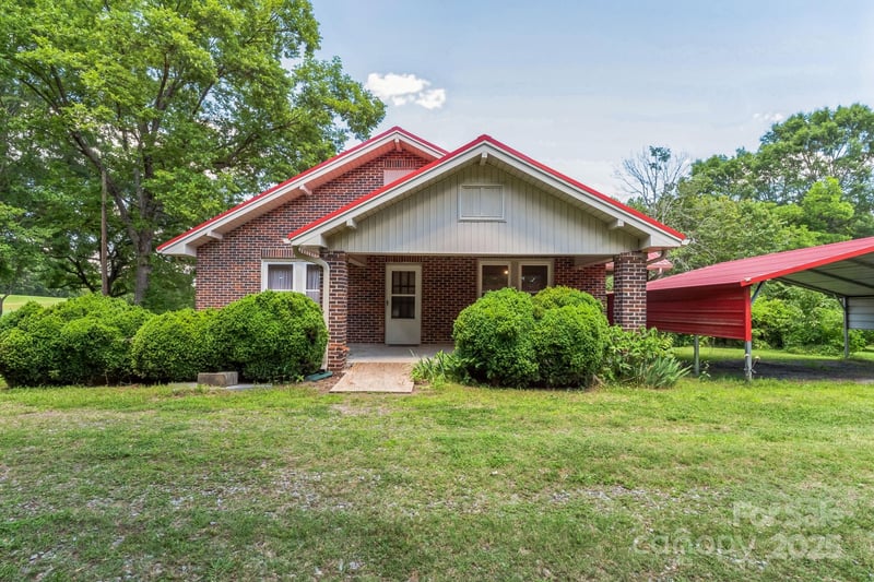 2491 Highway 274 Highway, Cherryville, NC - 2 beds, 1 bath, 2,183 sqft - $600,000