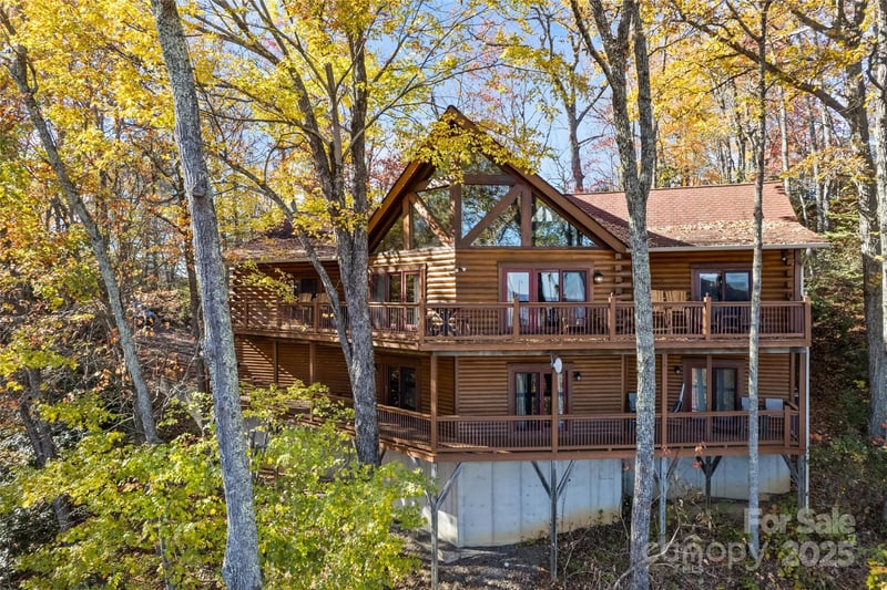382 Walela Trail, Maggie Valley, NC - 3 beds, 3.5 baths, 4,330 sqft - $1,440,000