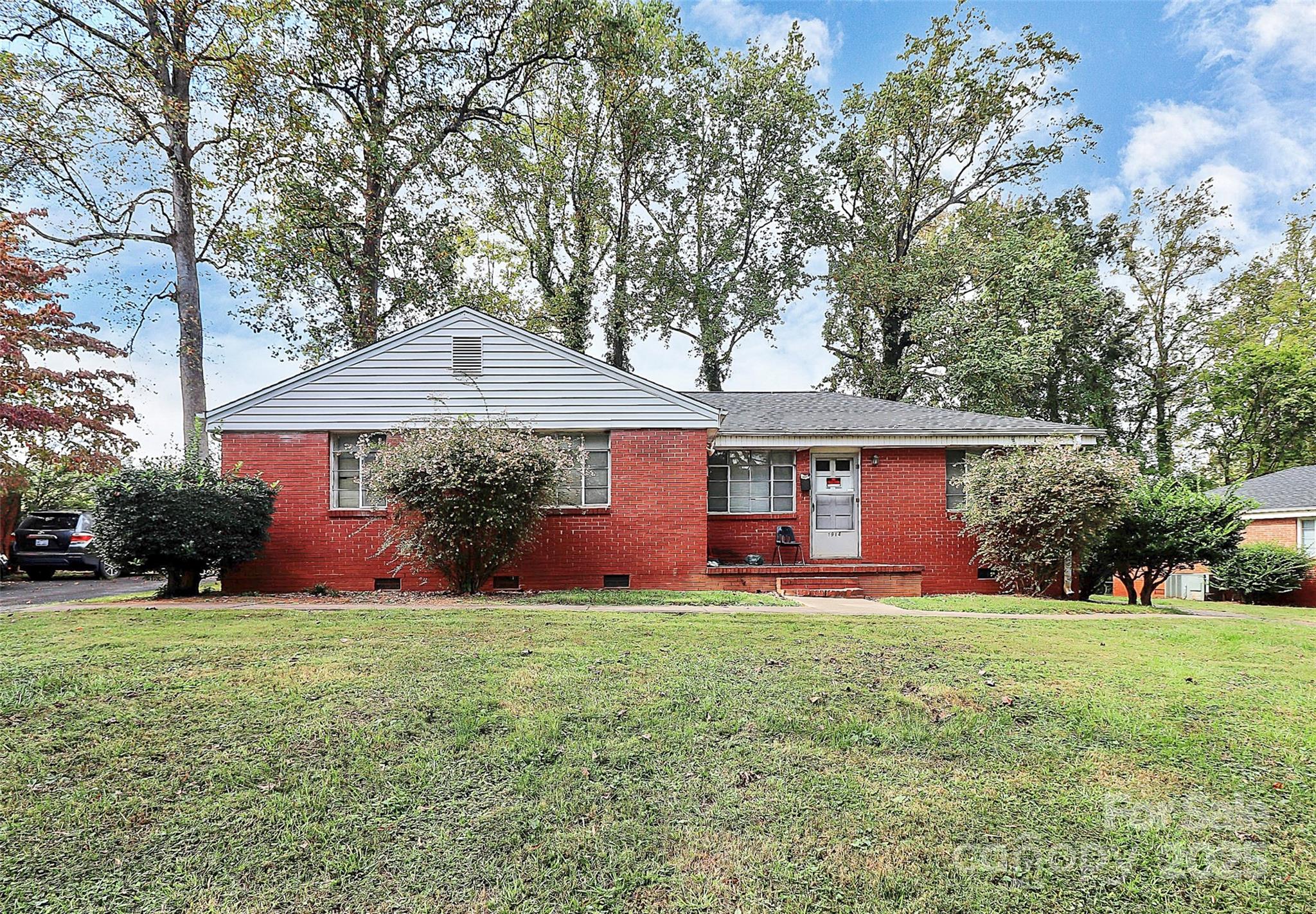 1914 Manteo Court, Charlotte, NC. property listing photo