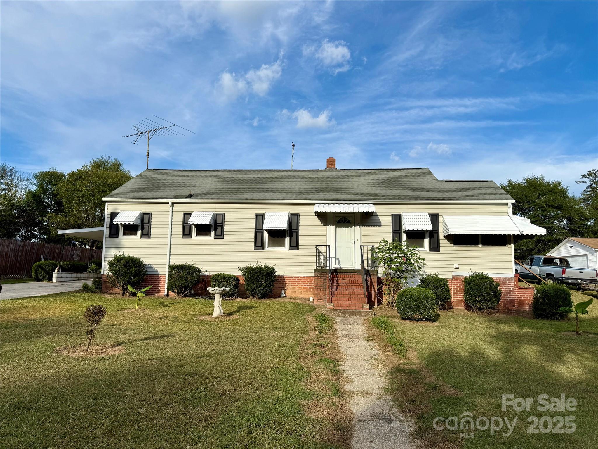 103 Magnolia, Great Falls, SC. property listing photo