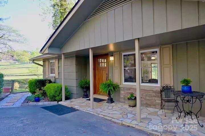 501 Fairway, Hendersonville, NC. property listing photo