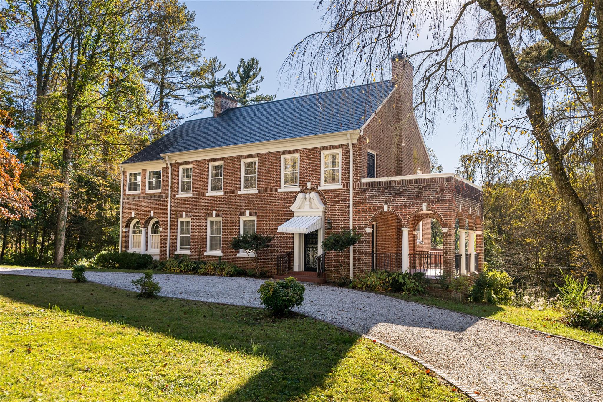 325 Vanderbilt Road, Asheville, NC. property listing photo
