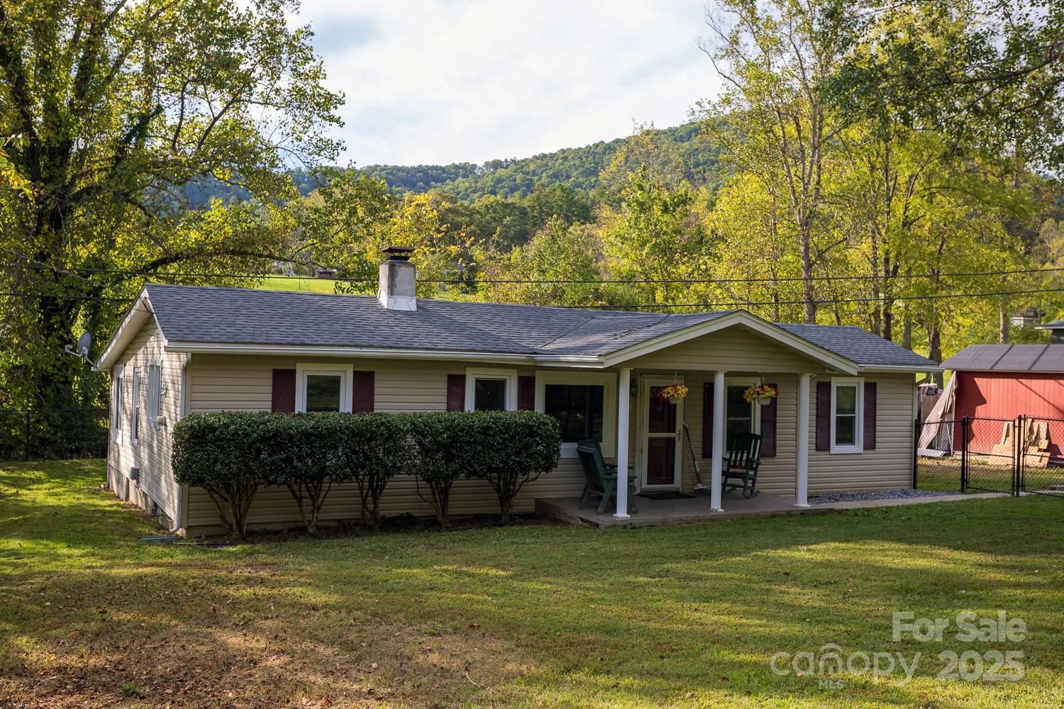 948 Riceville Road, Asheville, NC. property listing photo