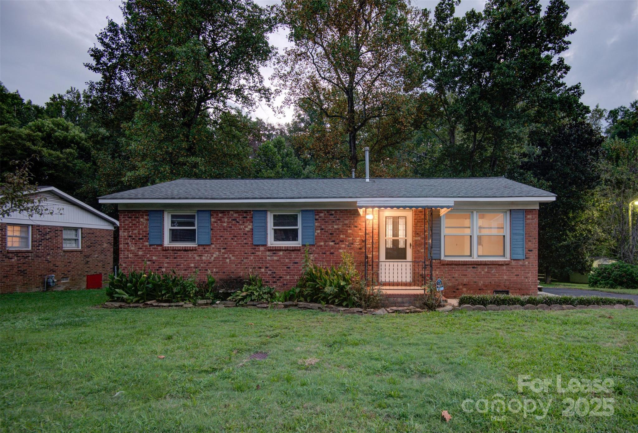421 E McLelland Avenue, Mooresville, NC. property listing photo