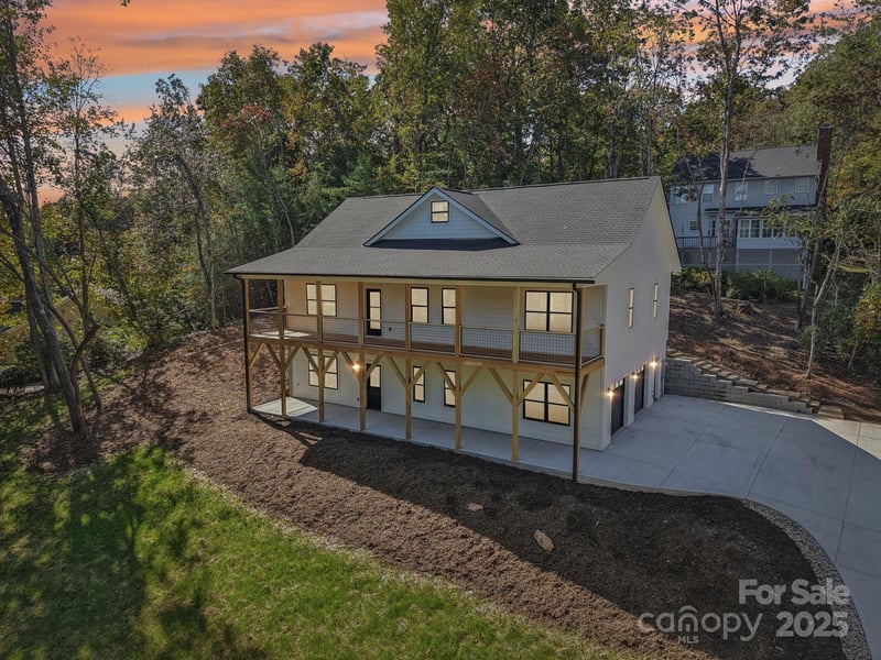 271 Greenstone Lane, Mills River, NC - 3 beds, 3 baths, 2,640 sqft - $615,000
