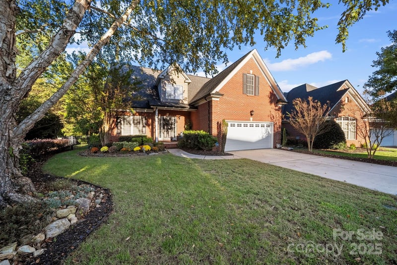 5310 Old Course, Cramerton, NC - 3 beds, 4 baths, 2,322 sqft - $525,000