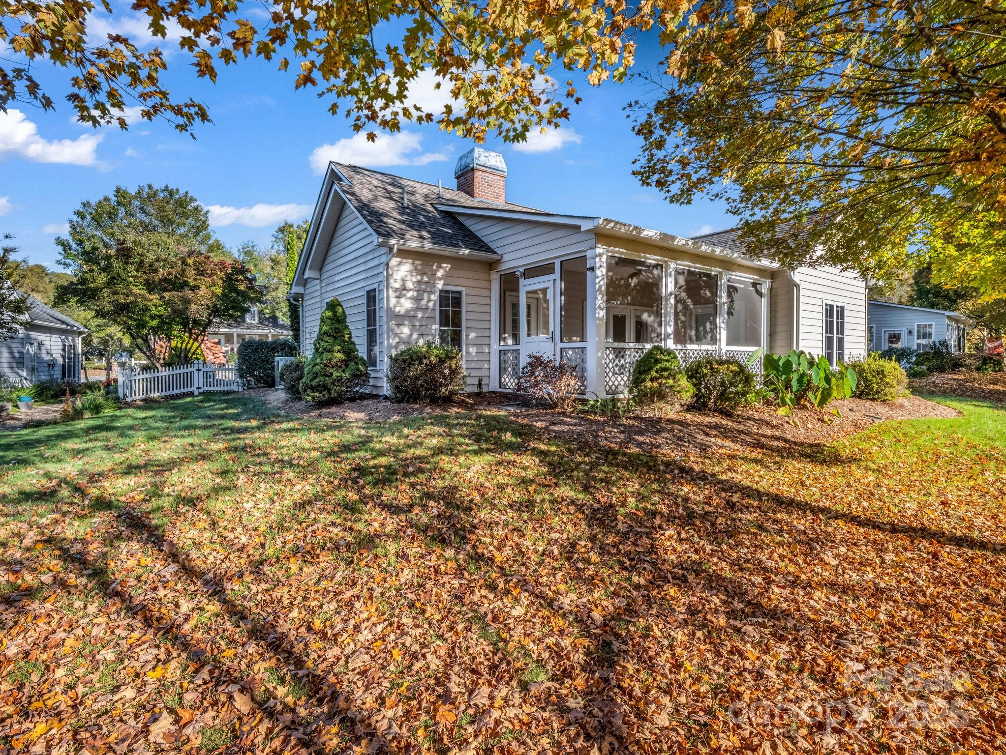 276 Cambridge, Brevard, NC. property listing photo