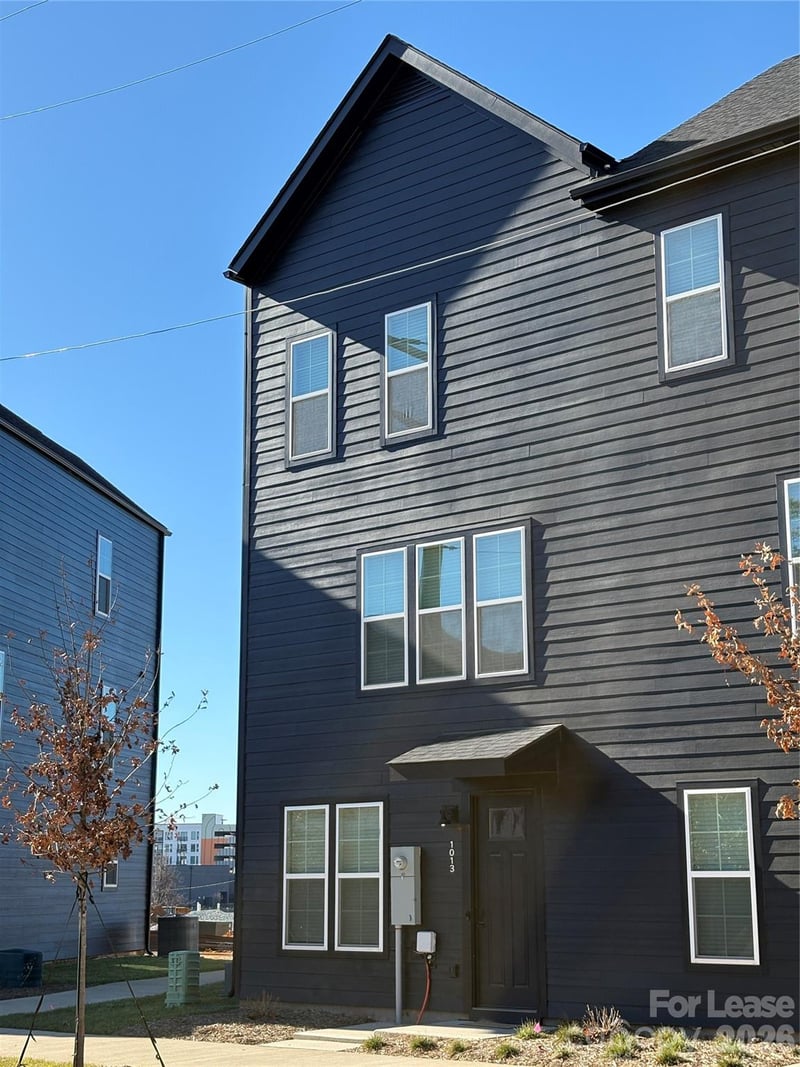 4418 Oat Grass Circle Tartan, Charlotte, NC - 3 beds, 3.5 baths, 1,732 sqft - $2,832