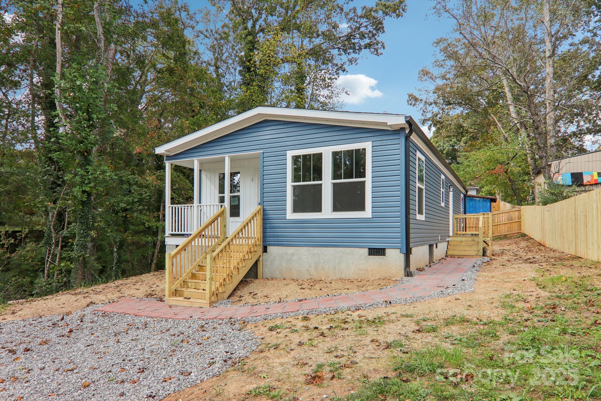 39 Cherokee, Asheville, NC. property listing photo