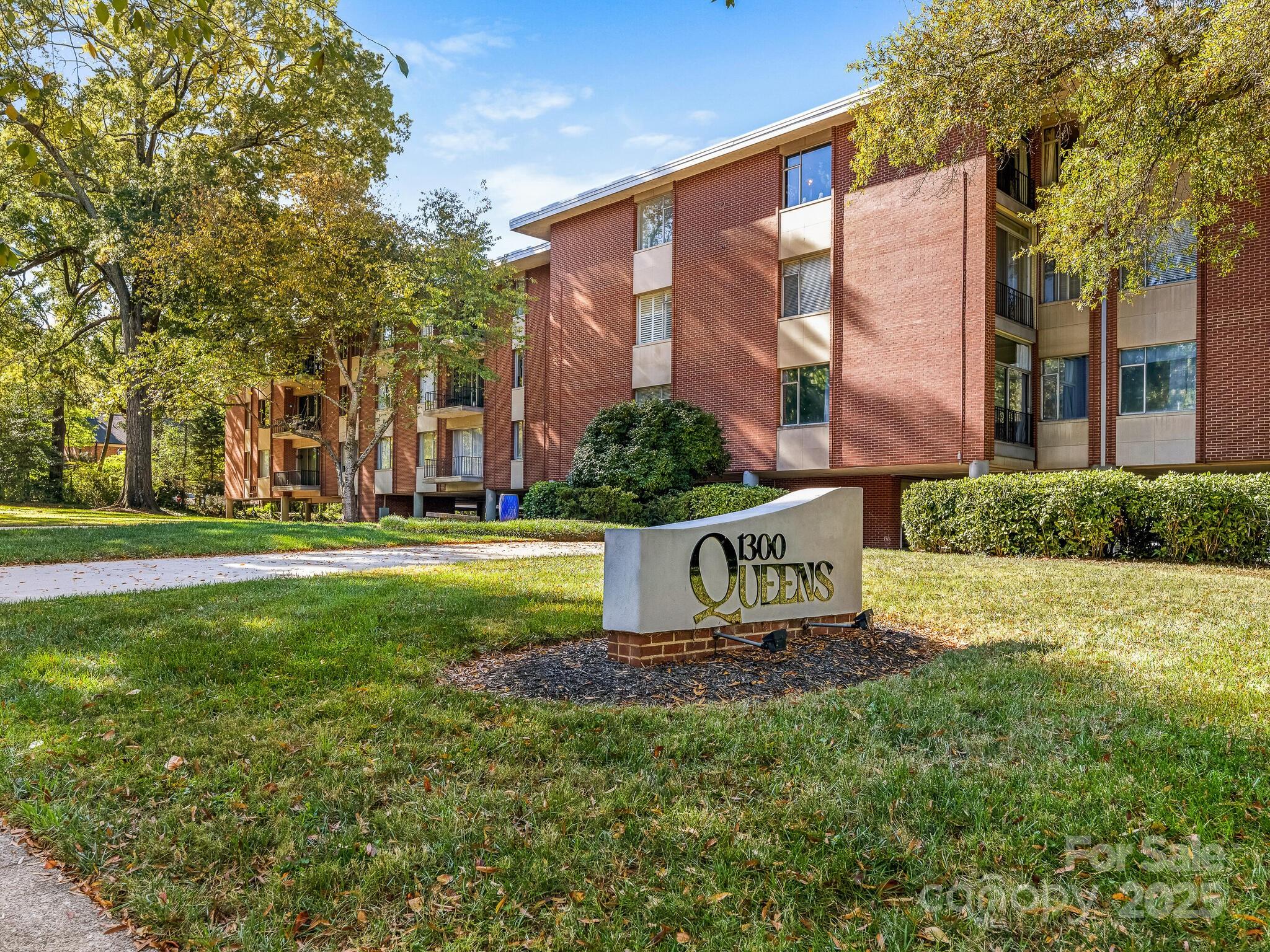 1300 Queens Road Apt 401, Charlotte, NC. property listing photo