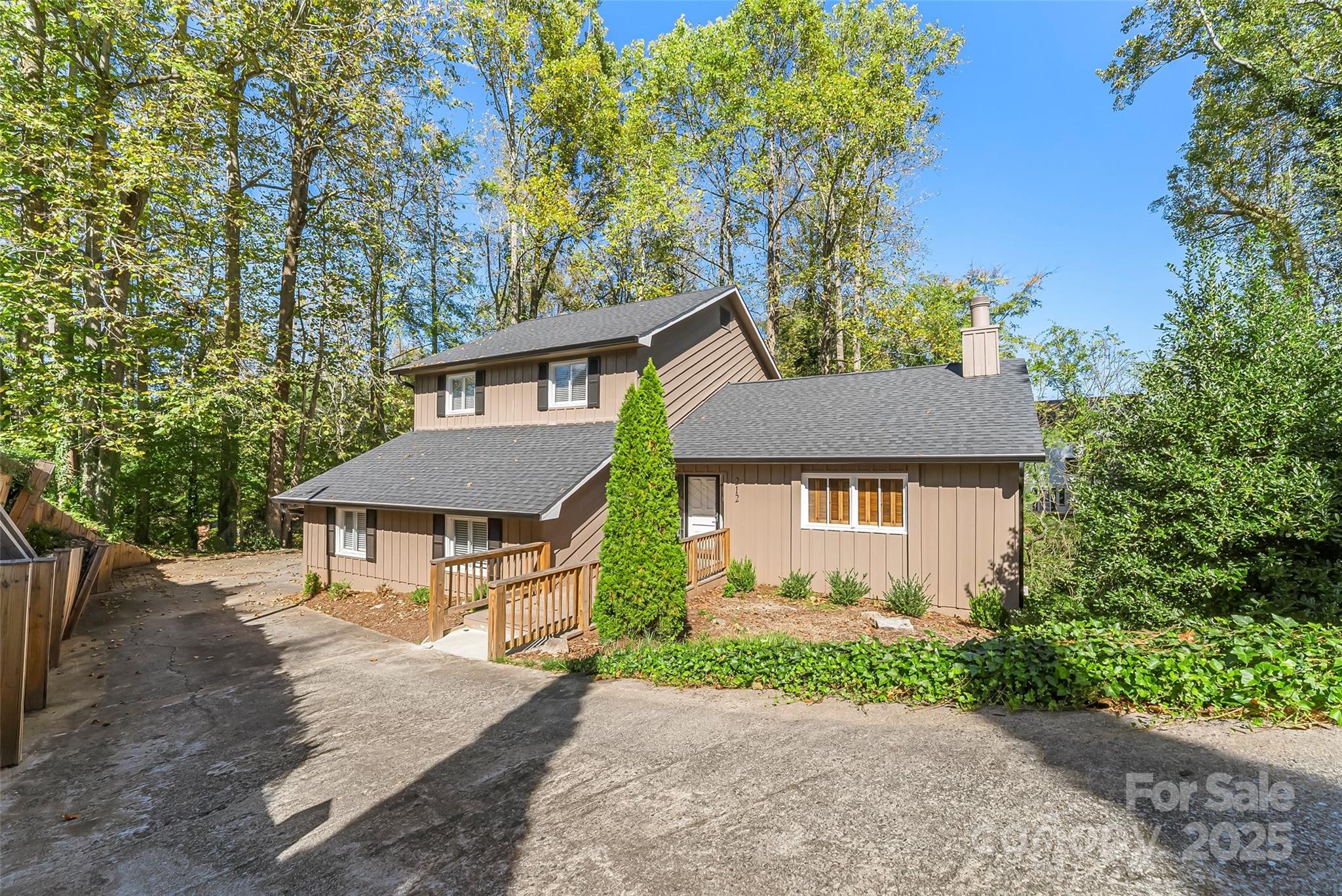 212 Riverside Drive, Morganton, NC. property listing photo
