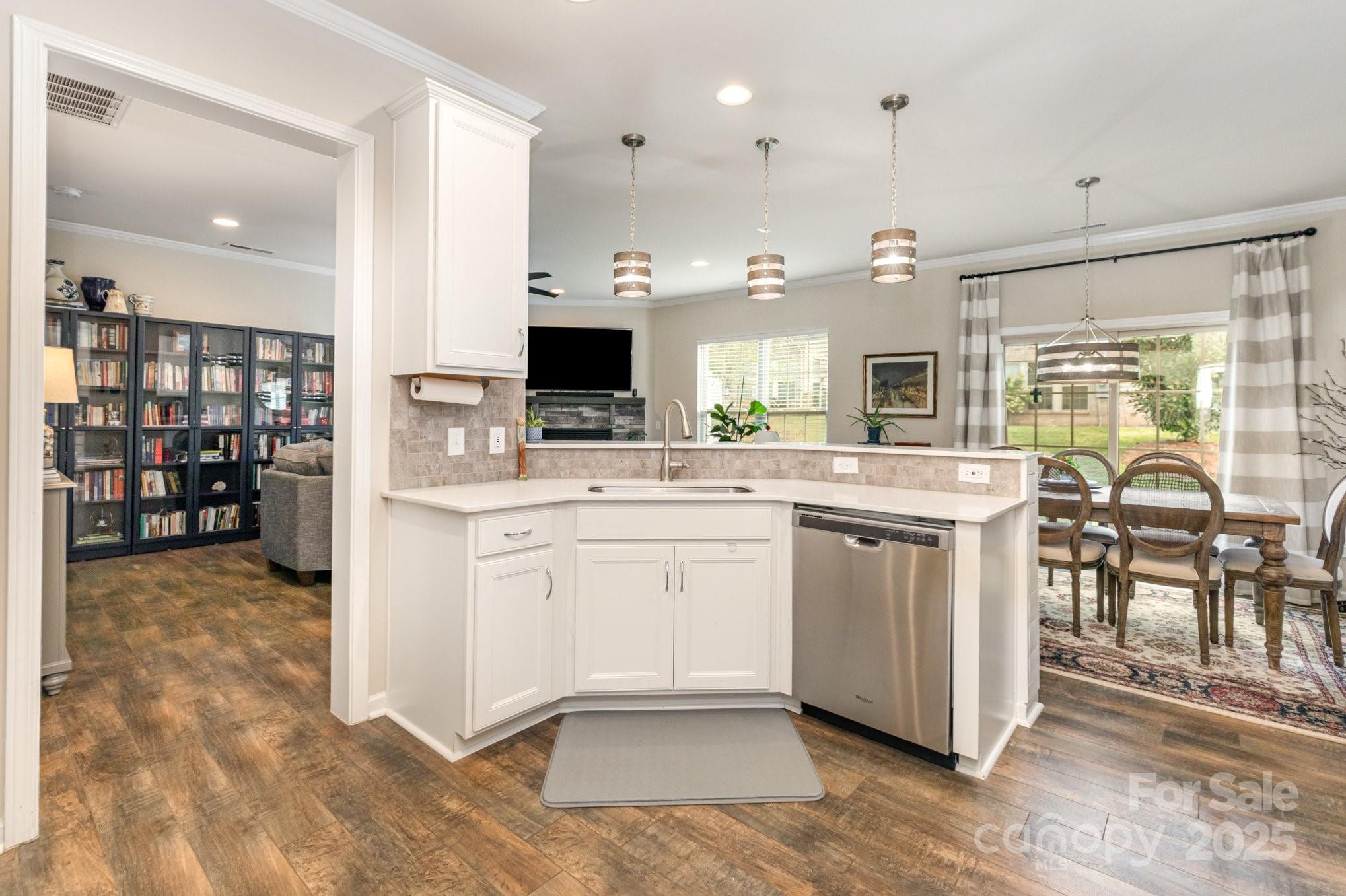 6006 Cadence Lane, Fort Mill, SC. property listing photo