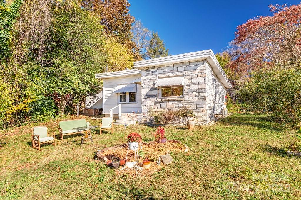 32 Merion Drive, Asheville, NC. property listing photo