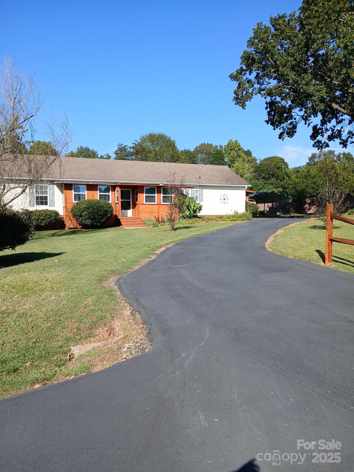 218 Muldoon Lane, Clover, SC. property listing photo