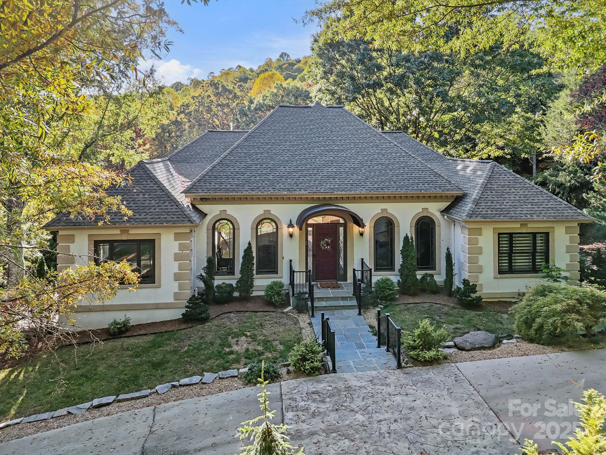 31 Ridge Drive S, Hendersonville, NC. property listing photo