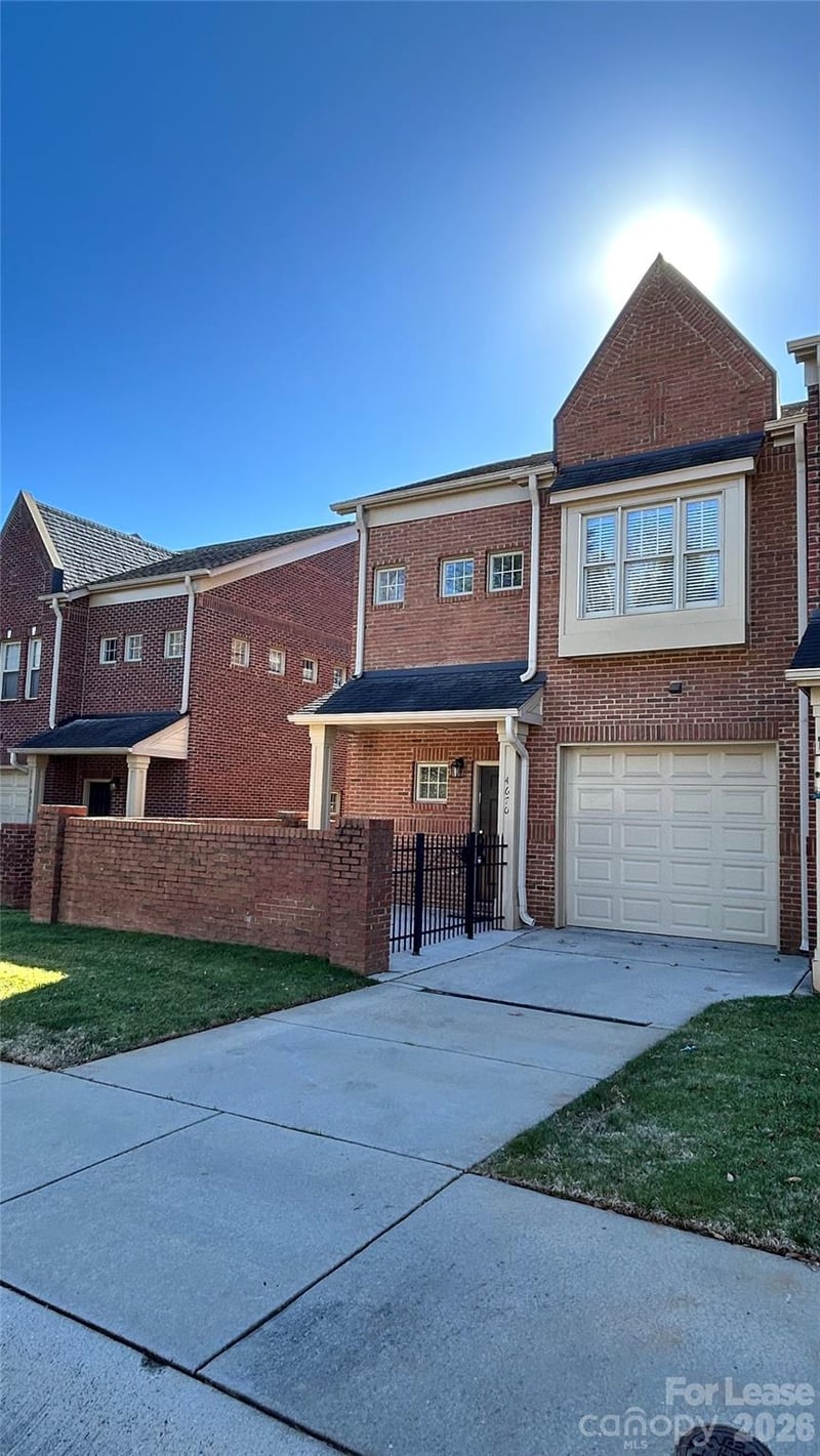 4670 Dabney Vigor Drive, Charlotte, NC - 3 beds, 2.5 baths - $2,500