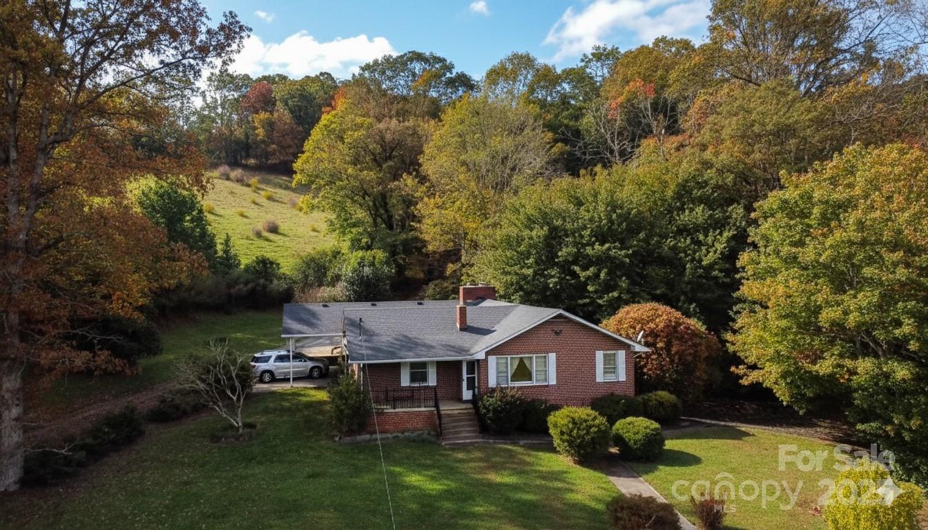 214 Old Dale, Spruce Pine, NC. property listing photo