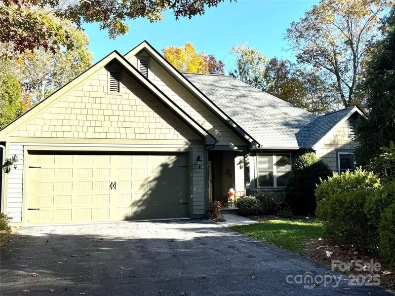 894 Dunroy, Hendersonville, NC - 3 beds, 2 baths, 2,145 sqft - $745,000