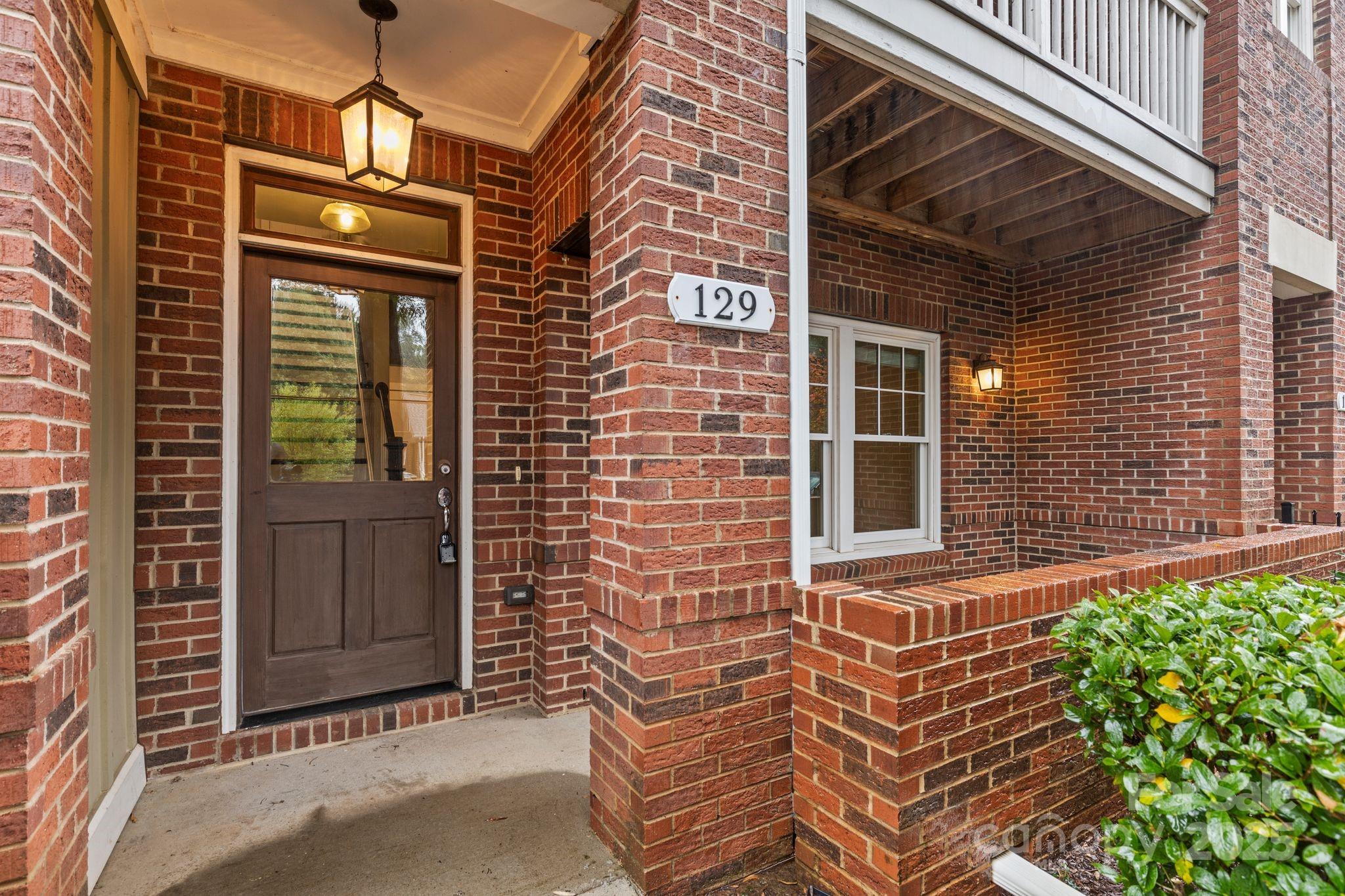 129 Grandin, Charlotte, NC. property listing photo
