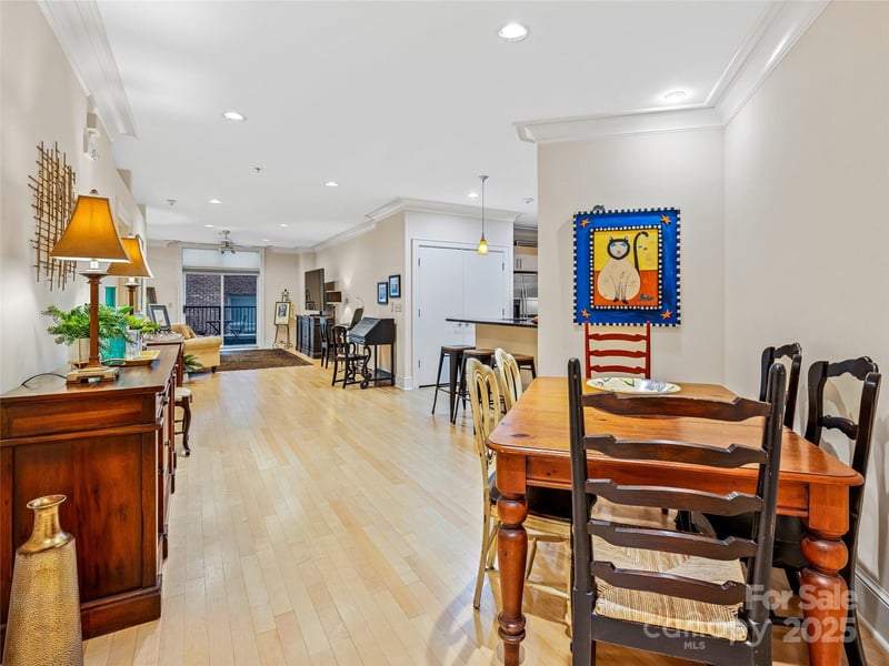 21 Battery Park 308, Asheville, NC - 1 bed, 1 bath, 1,280 sqft - $575,000