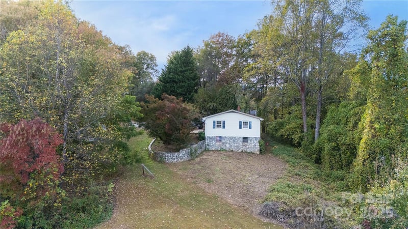 143 Dogwood Acres, Marion, NC - 3 beds, 1 bath, 1,300 sqft - $330,000