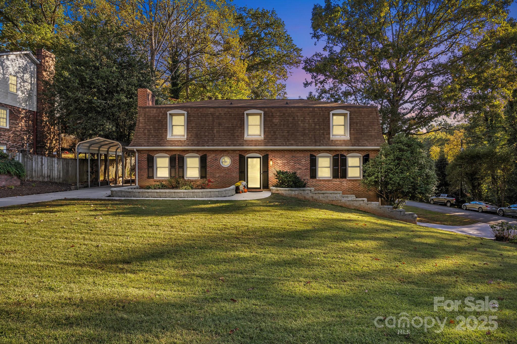 651 25th Avenue NW, Hickory, NC. property listing photo