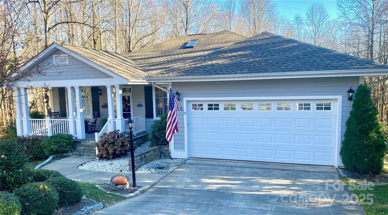 115 Chancery Court, Flat Rock, NC - 3 beds, 2.5 baths, 2,838 sqft - $799,000