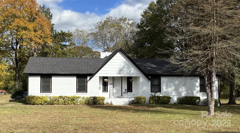 425 Acorn Oaks Drive, Salisbury, NC - 3 beds, 2 baths, 1,368 sqft - $290,000