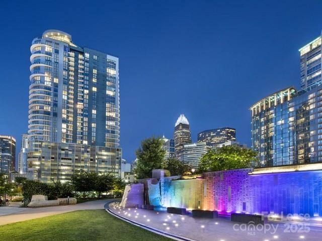 225 S Poplar Street A4, Charlotte, NC - 1 bed, 1 bath, 822 sqft - $1,922
