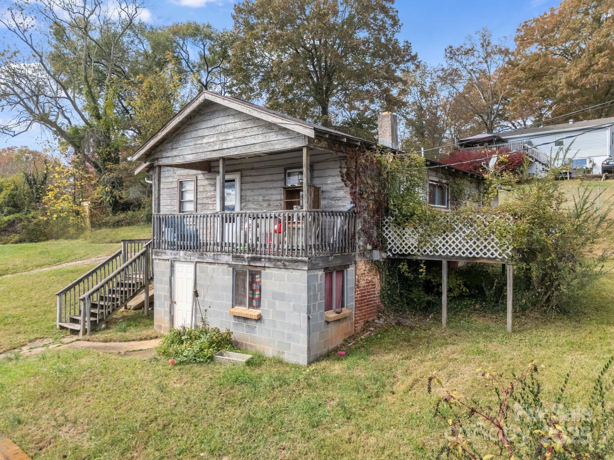 27 Lamb Avenue, Asheville, NC. property listing photo