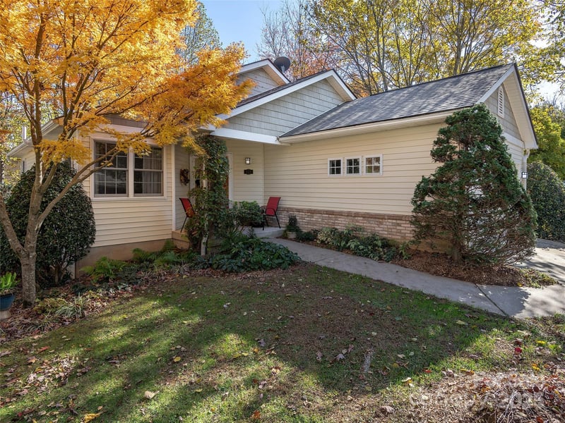 111 Wildwood Forest, Mills River, NC - 3 beds, 3 baths, 2,374 sqft - $458,000