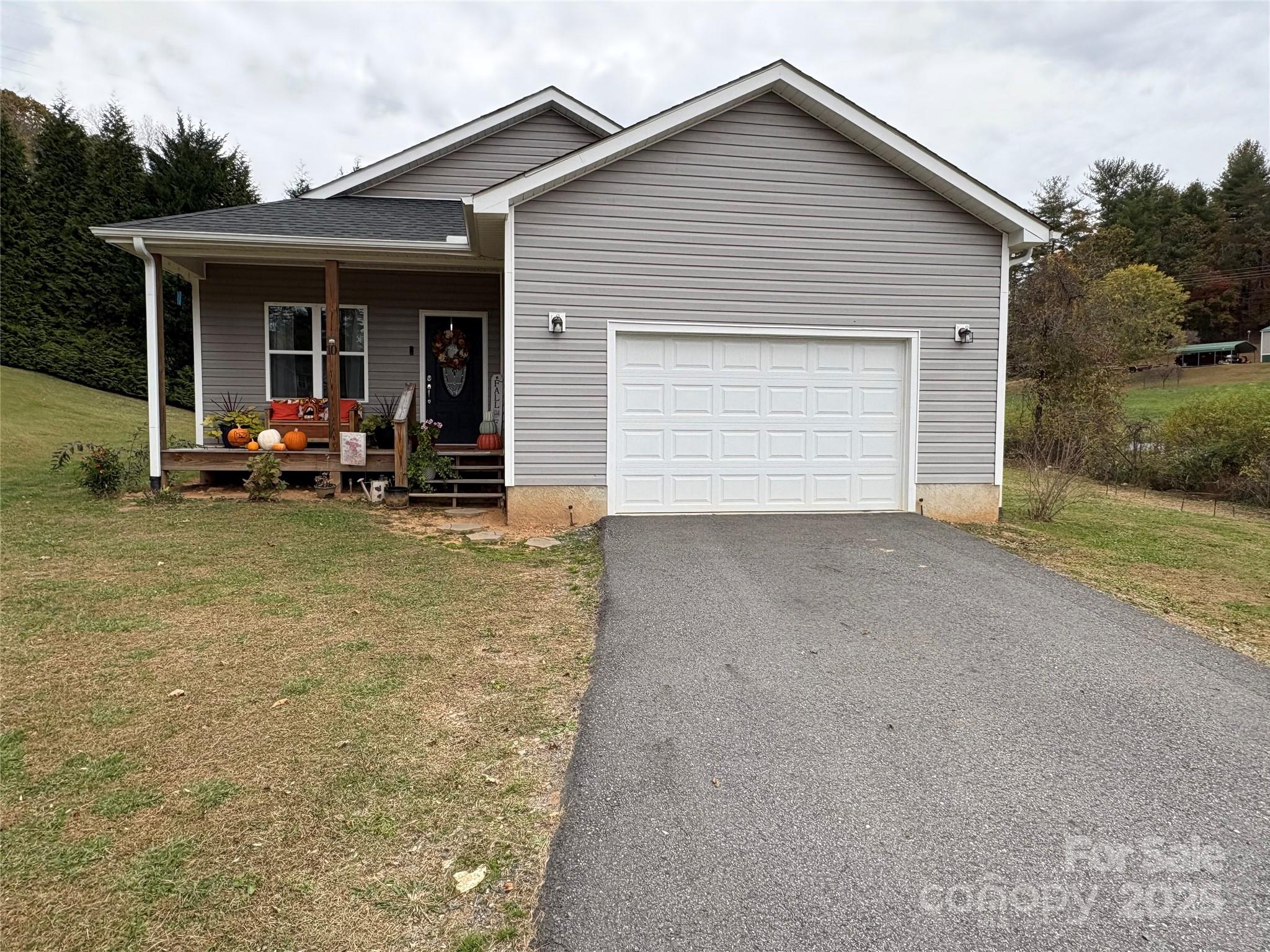 10 Scarlett Ridge, Marshall, NC. property listing photo