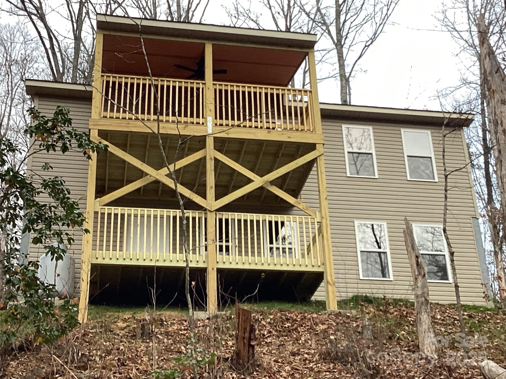 212 Brigsy, Whittier, NC. property listing photo